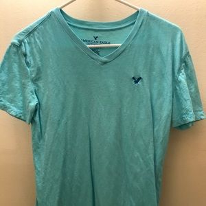 American Eagle v-neck tee